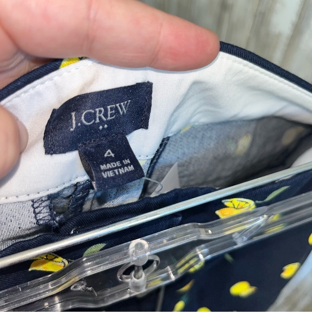 J.Crew Lemon Print Chino Shorts 5” Inseam Navy Yellow NWT Size 4 Summer Preppy - Picture 6 of 6